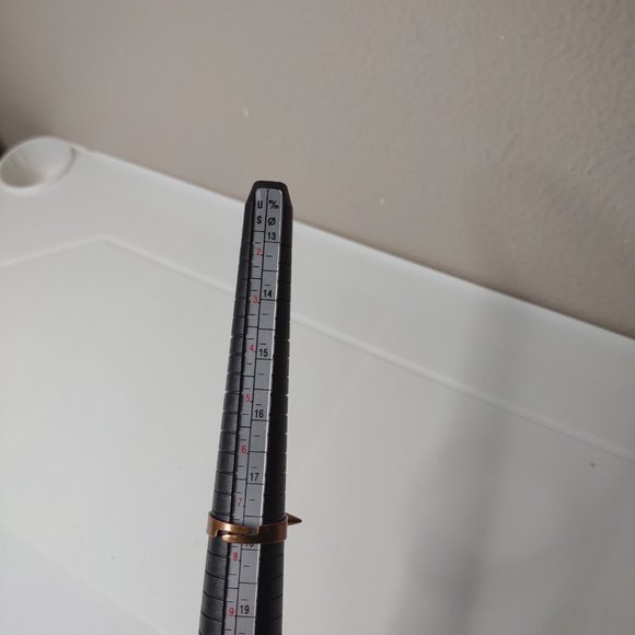 Very Cool Metal Spike And Rhinestone Ring Size 7.5 - Picture 13 of 13